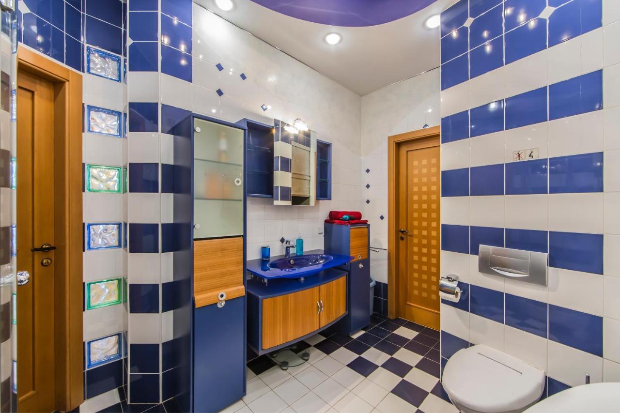 3-Room Apartments On Khreshchatyk. Building With Star Kiev Exterior foto