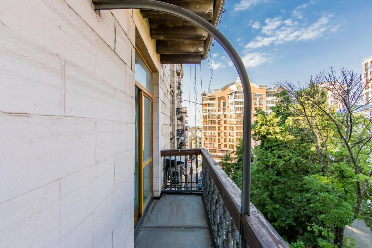 3-Room Apartments On Khreshchatyk. Building With Star Kiev Exterior foto